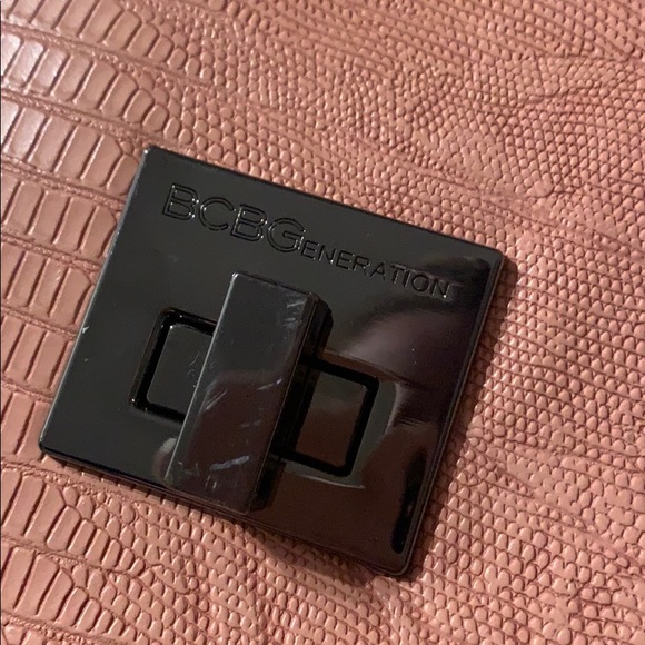 Pink BCBGeneration clutch!π - Picture 4 of 9